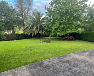 Jardí de Casa adosada en venda en Torrelavega  amb Jardí privat, Parquet i Terrassa