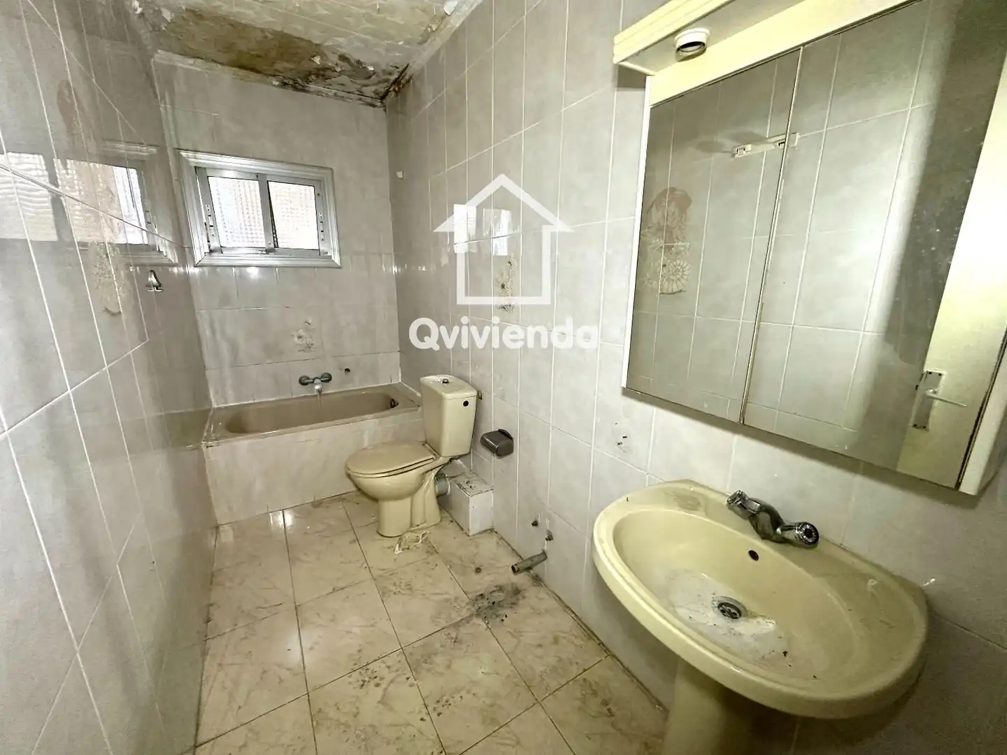 Baño de Piso en venta en Sabadell con Terraza
