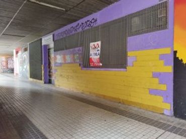 Local comercial de lloguer a Avenida Reyes Católicos 44
