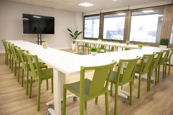 Comedor de Oficina de alquiler en Madrid con Aire acondicionado, Calefacción y Amueblado