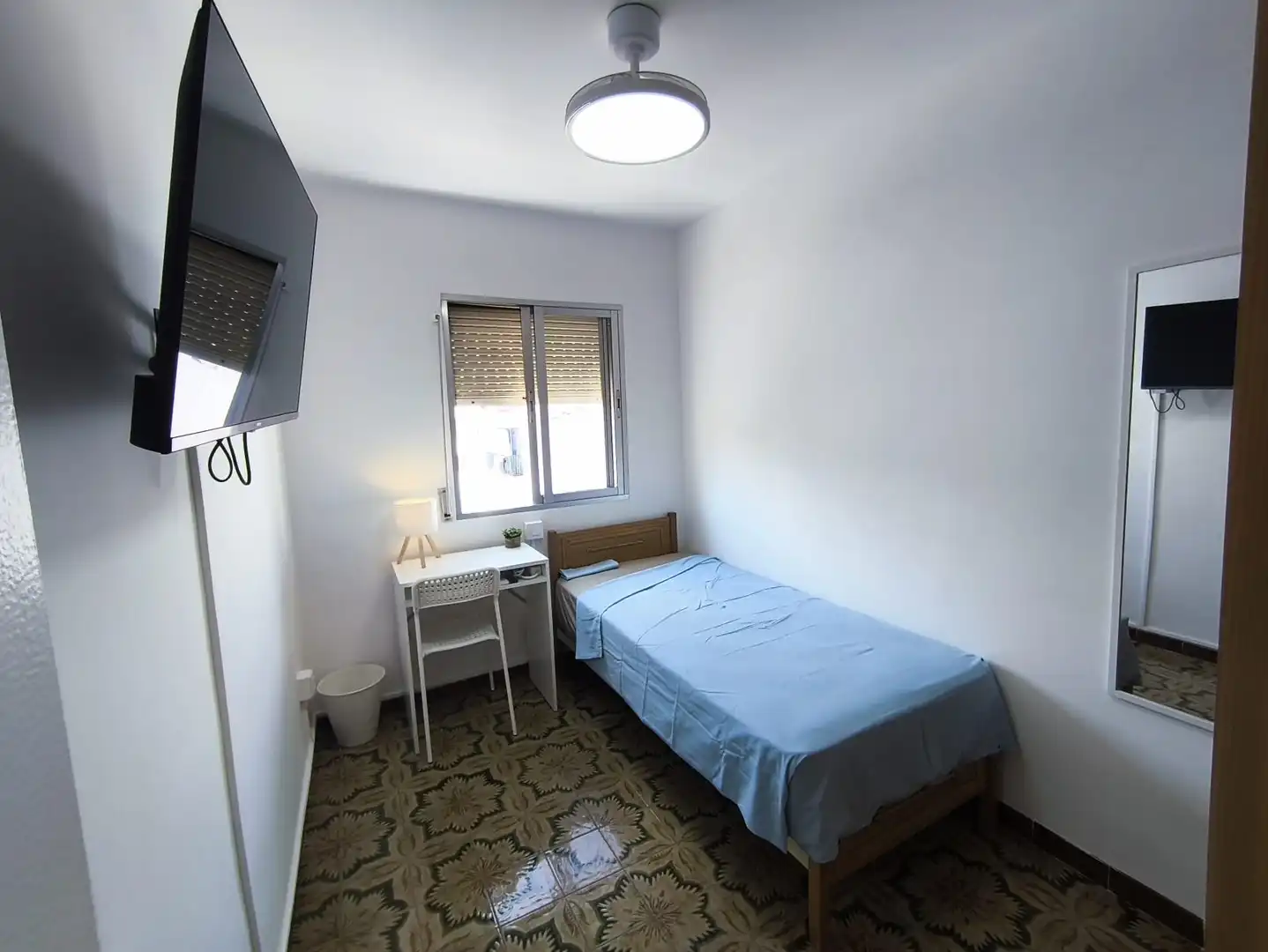 Habitación de Piso para compartir en Madrid con Calefacción, Terraza y Amueblado