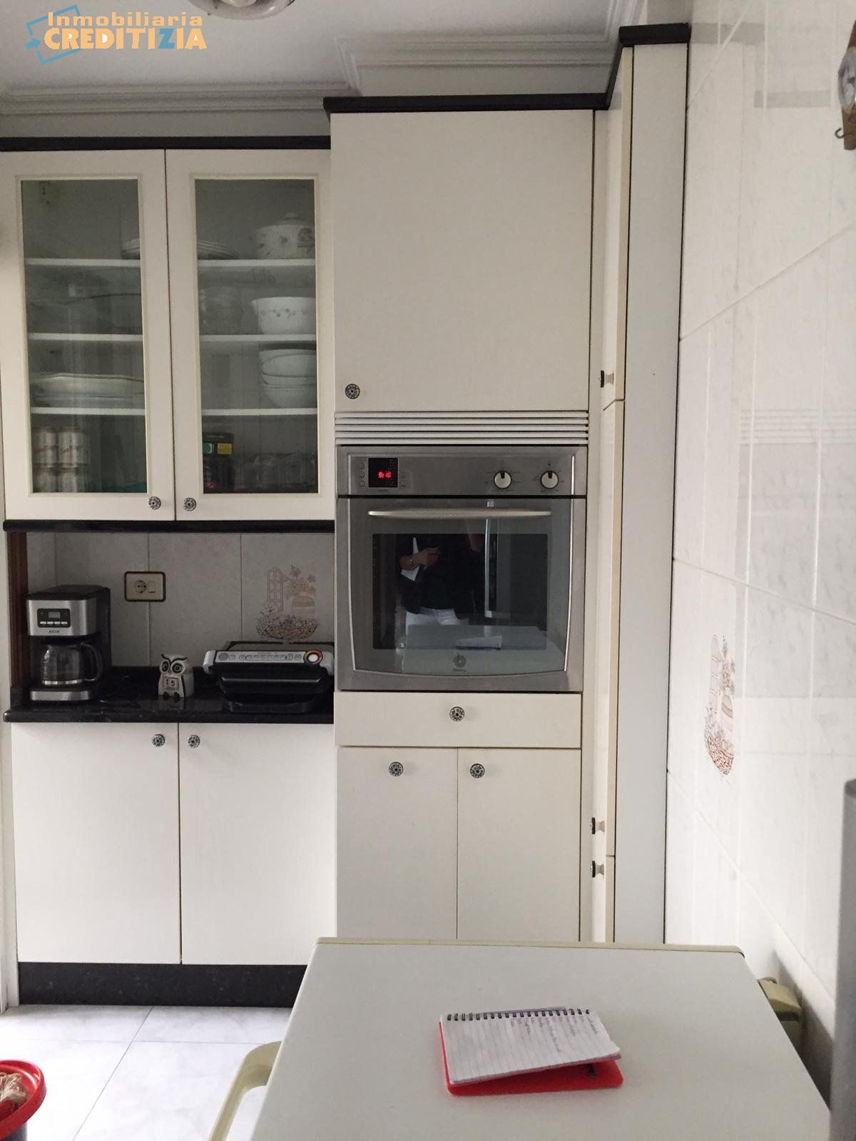 Kitchen of Flat for sale in Vigo   with Heating, Private garden and Parquet flooring