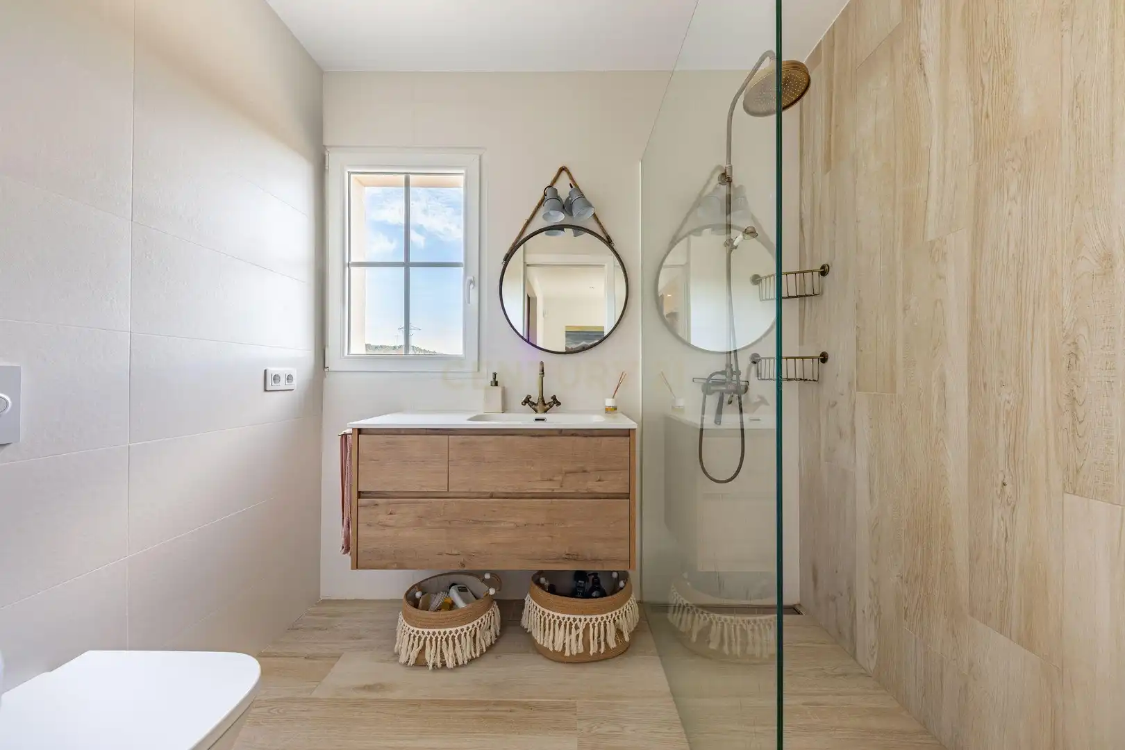 Bathroom of Houses for sale in Torrelavit
