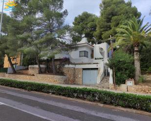 Vista exterior de Casa o xalet en venda en Alcalà de Xivert amb Calefacció, Terrassa i Traster