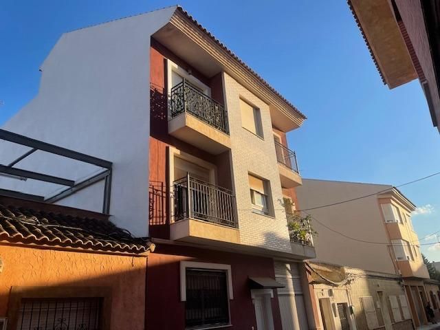 Vista exterior de Pis en venda en La Unión amb Terrassa i Balcó
