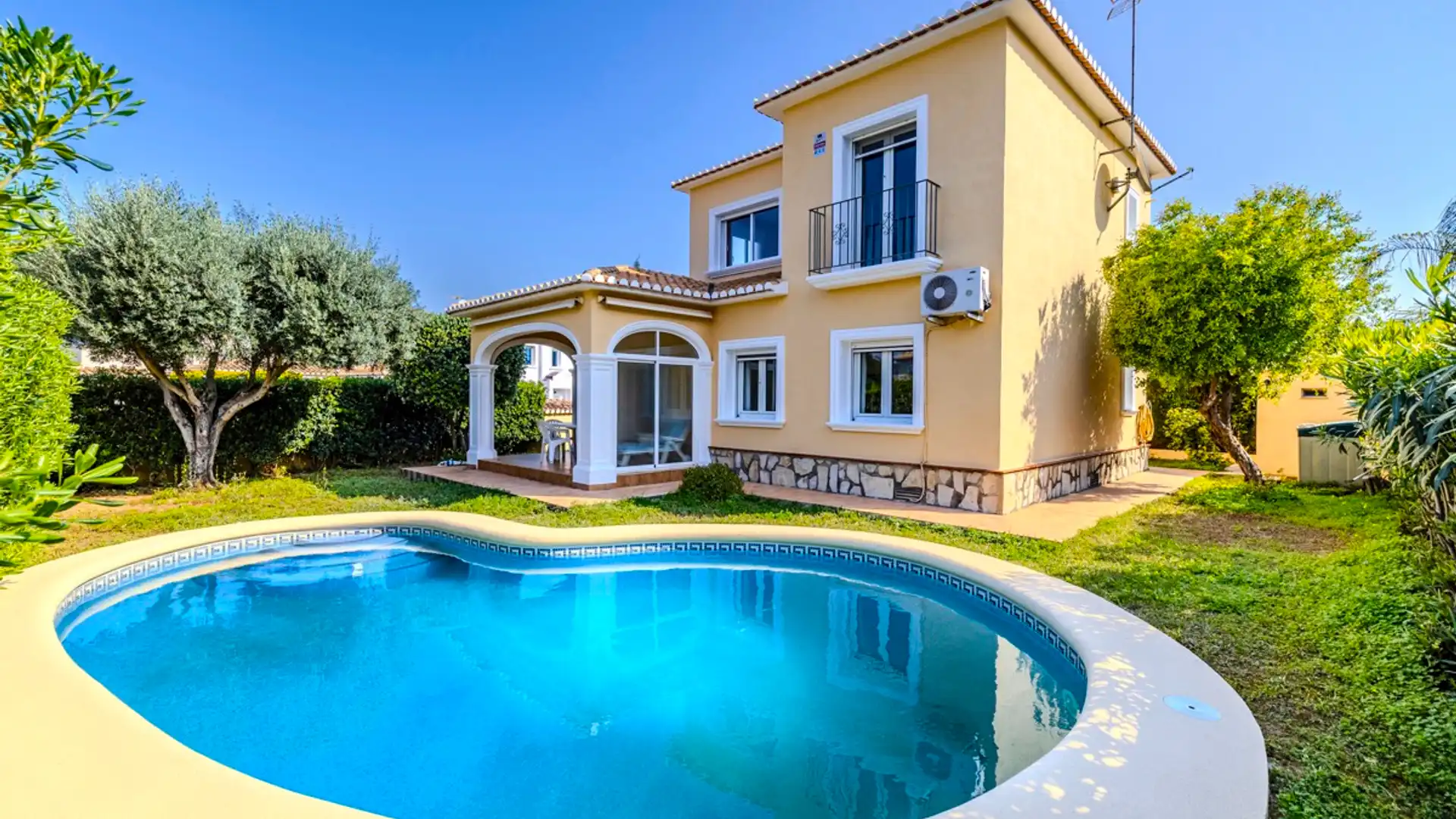 Exterior view of Houses for sale in Dénia  with Air Conditioner, Heating and Private garden