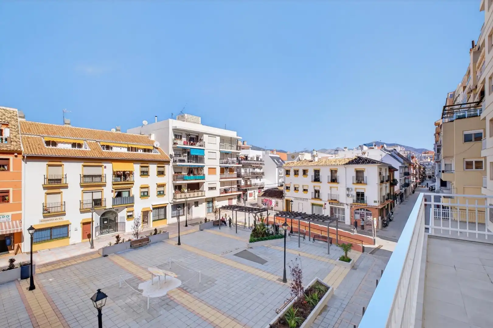 Vista exterior de Pis en venda en Fuengirola amb Aire condicionat i Terrassa