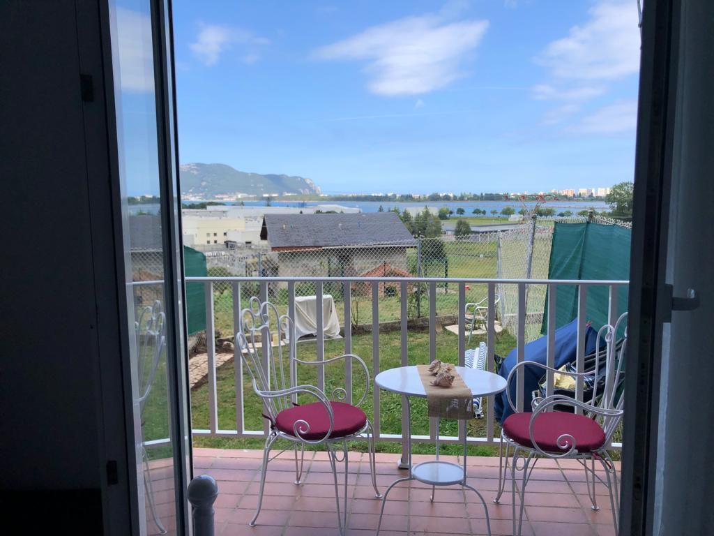 Terraza de Apartamento en venta en Bárcena de Cicero con Calefacción, Terraza y Trastero