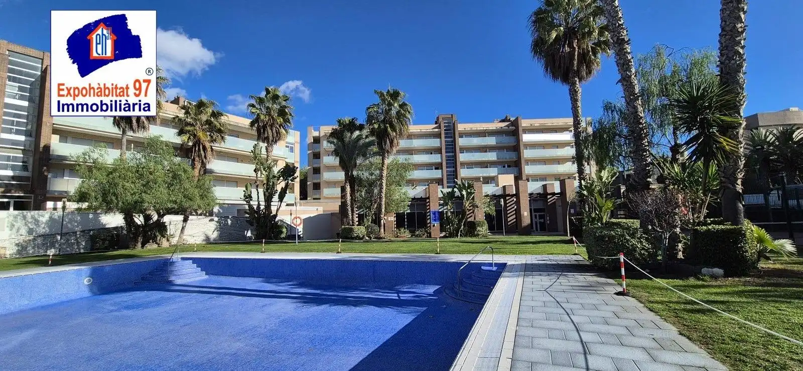 Piscina de Apartament en venda en Salou amb Calefacció, Jardí privat i Terrassa