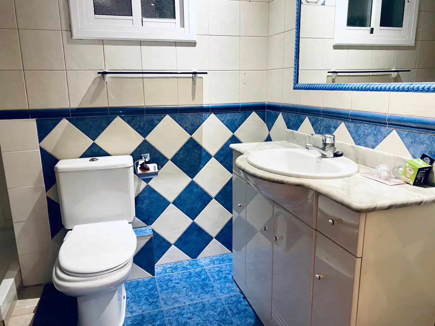 Badezimmer von Erdgeschoss zum Verkauf in Sant Feliu de Llobregat mit Heizung, Parkett und Terrasse