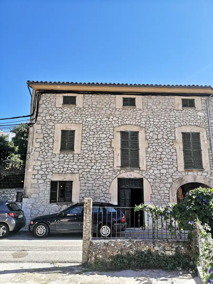 Vista exterior de Casa o xalet en venda en Puigpunyent amb Jardí privat, Moblat i Forn