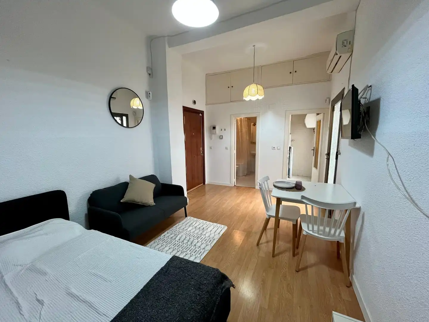 Wohnzimmer von Wohnung zum Verkauf in Madrid mit Heizung, Waschmaschine und Fernseher