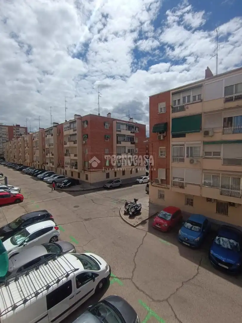 Vista exterior de Piso en venta en Madrid