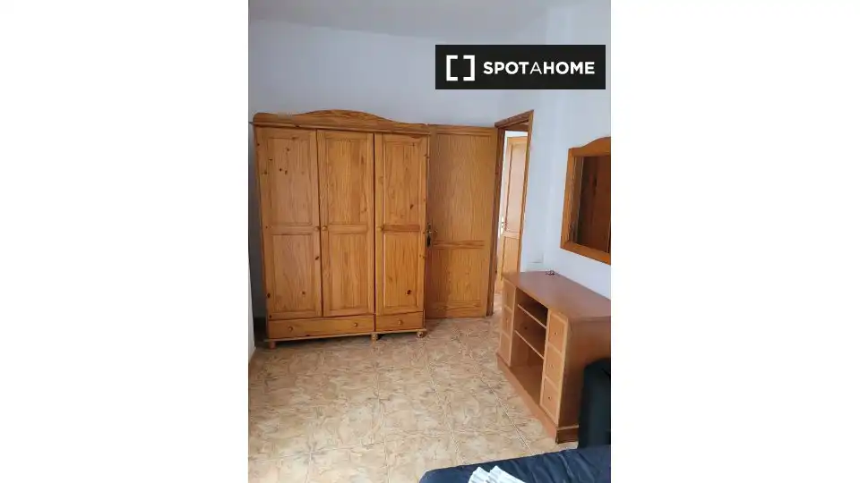 Bedroom of Flat for share in Las Palmas de Gran Canaria  with Air Conditioner, Terrace and Furnished