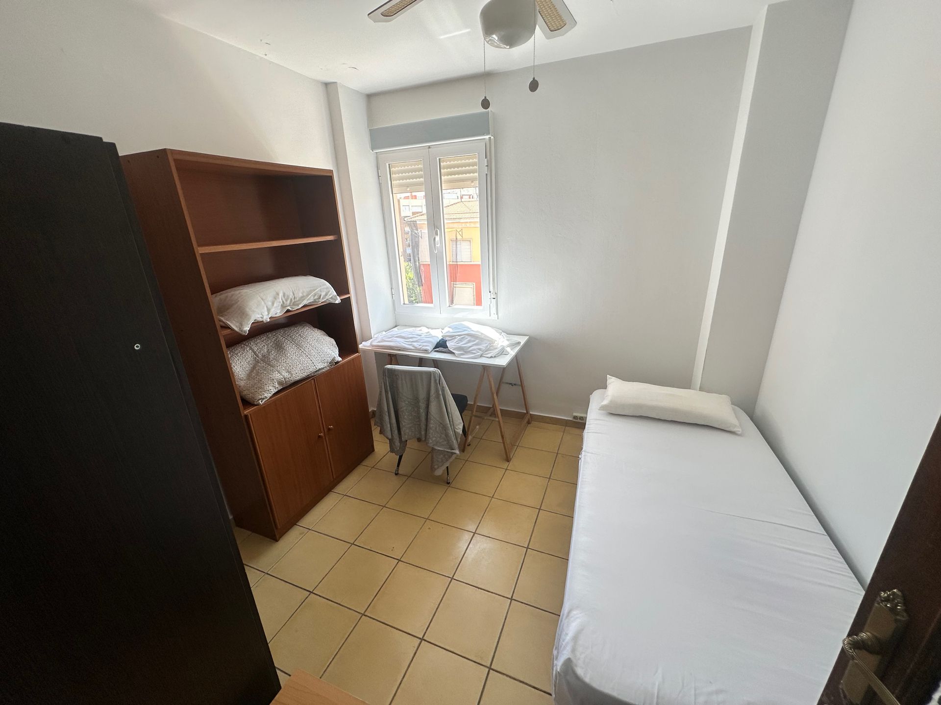 Dormitori de Pis en venda en  Jaén Capital amb Terrassa, Moblat i Forn