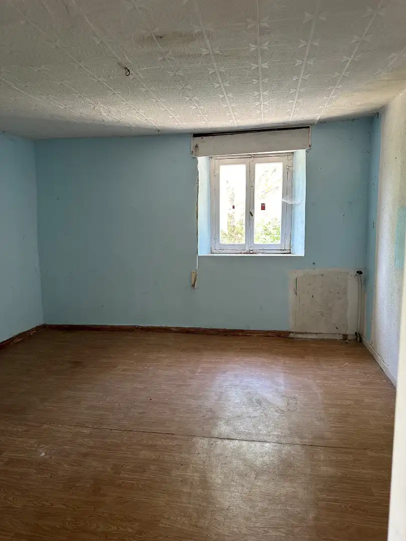 Schlafzimmer von Country house zum Verkauf in Aguilar de Campoo mit Balkon