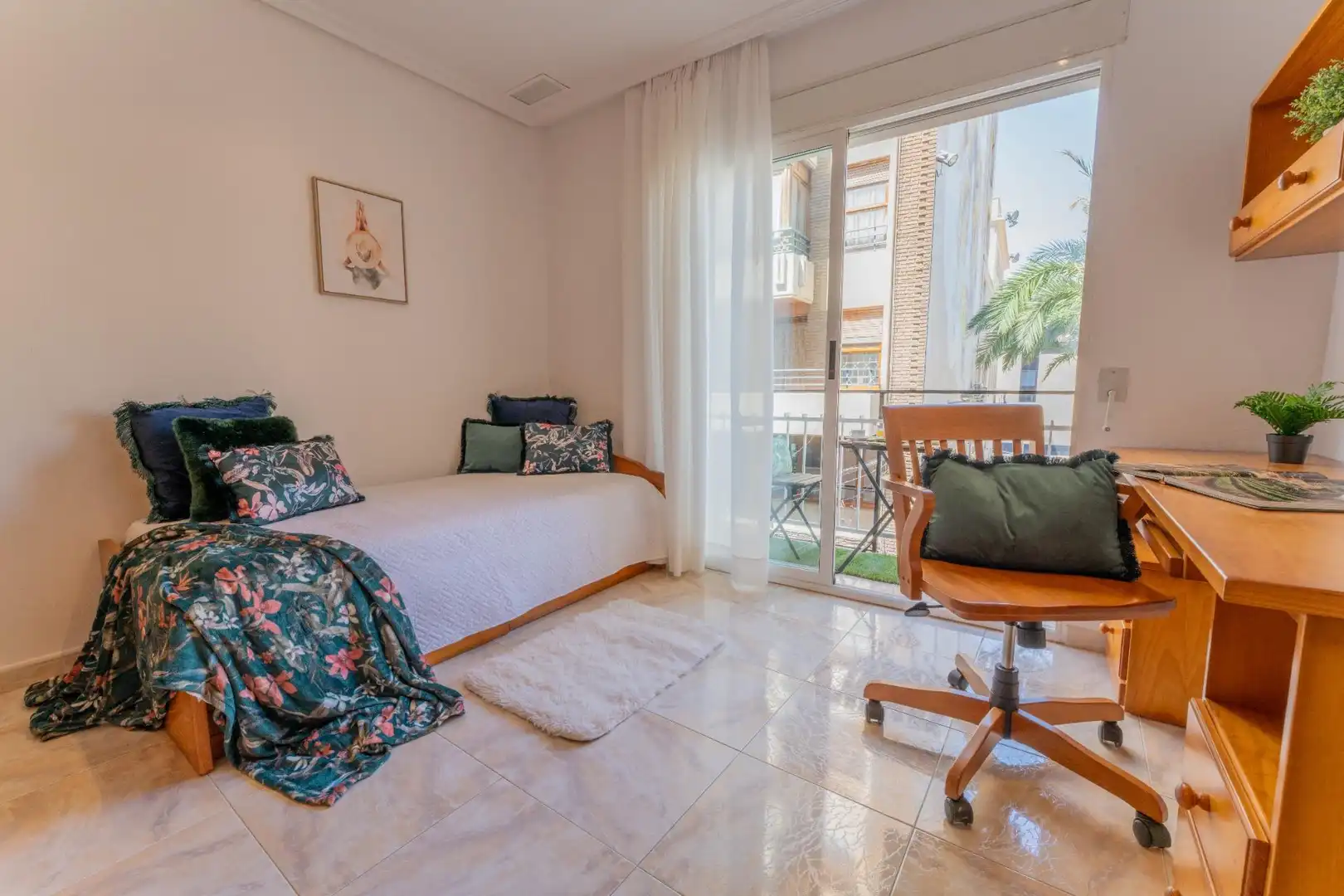Habitación de Piso en venta en Elche / Elx con Aire acondicionado, Amueblado y Balcón
