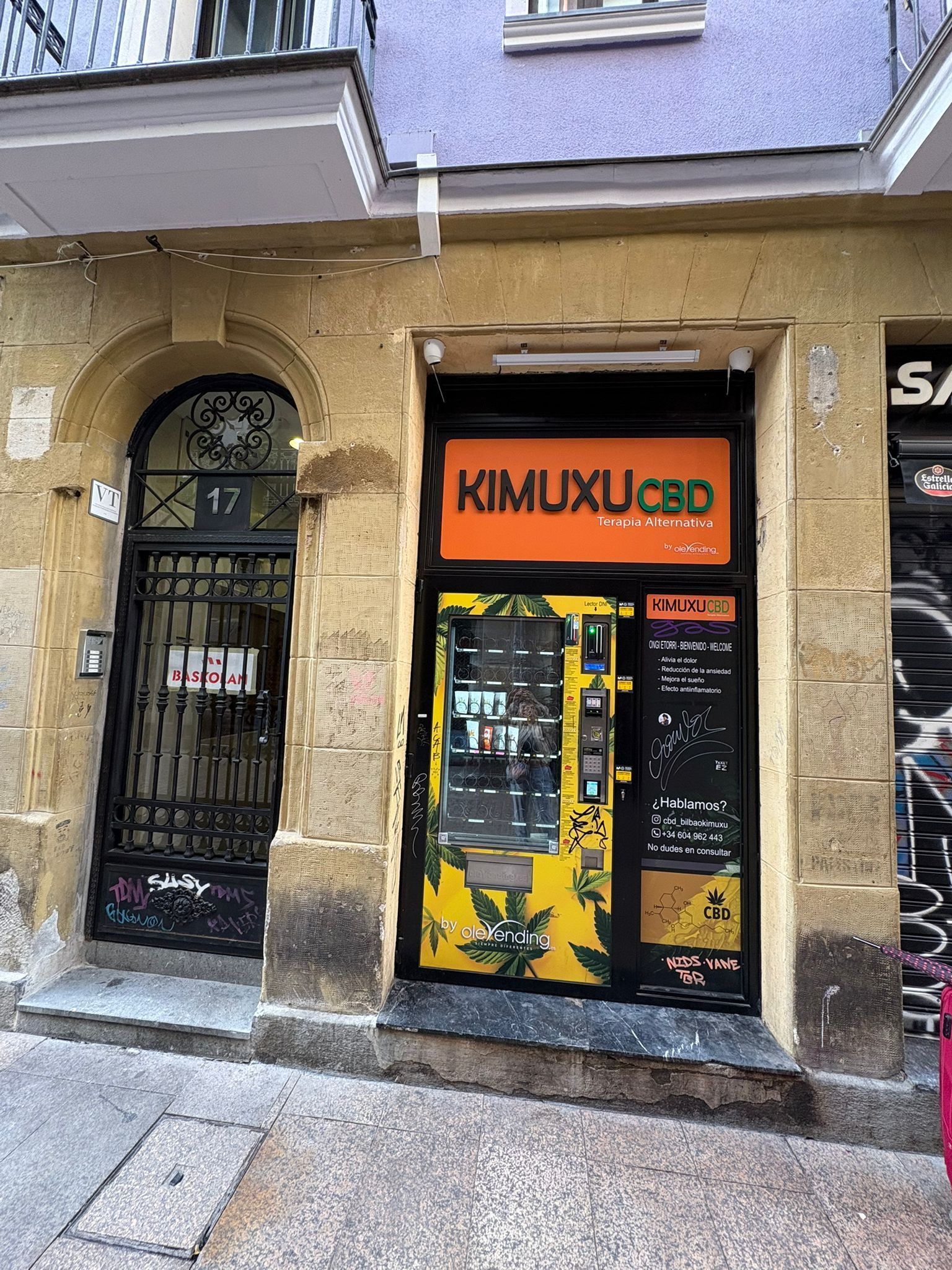 Vista exterior de Local en venda en Bilbao 