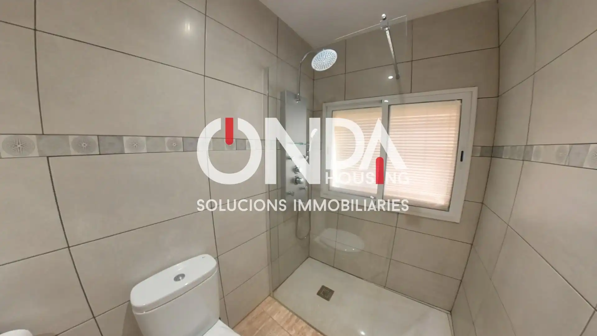 Bany de Finca rústica en venda en Isona i Conca Dellà amb Aire condicionat, Calefacció i Terrassa