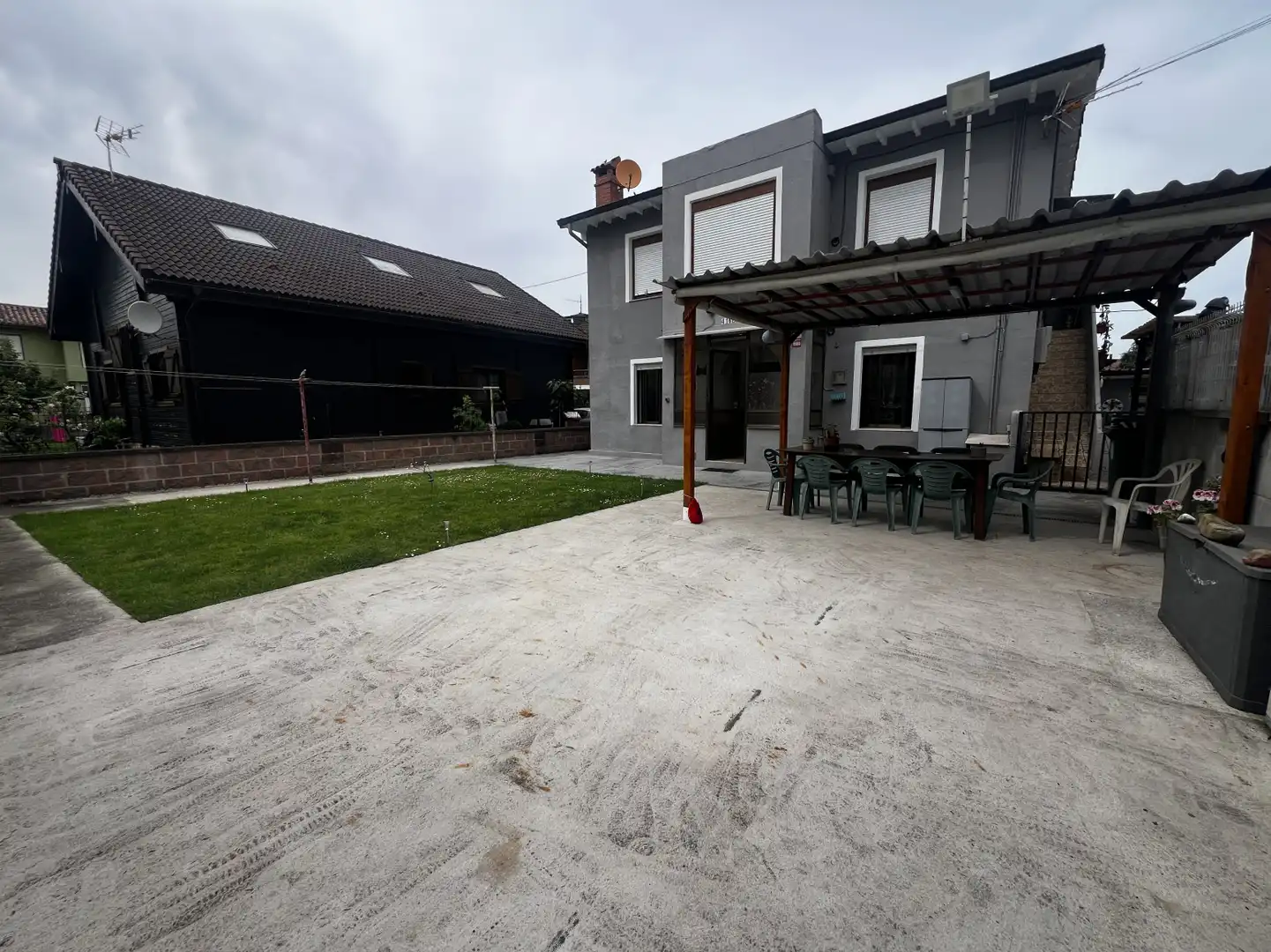 Terrace of Detached homes for sale in Torrelavega   with Heating, Private garden and Parquet flooring