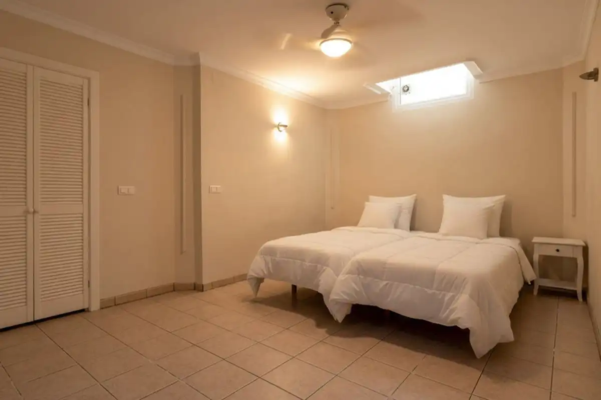 Dormitori de Casa o xalet en venda en Mijas amb Aire condicionat, Jardí privat i Terrassa
