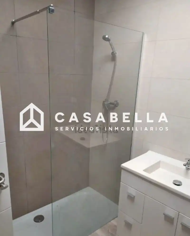 Baño de Piso en venta en Valencia con Aire acondicionado, Calefacción y Terraza