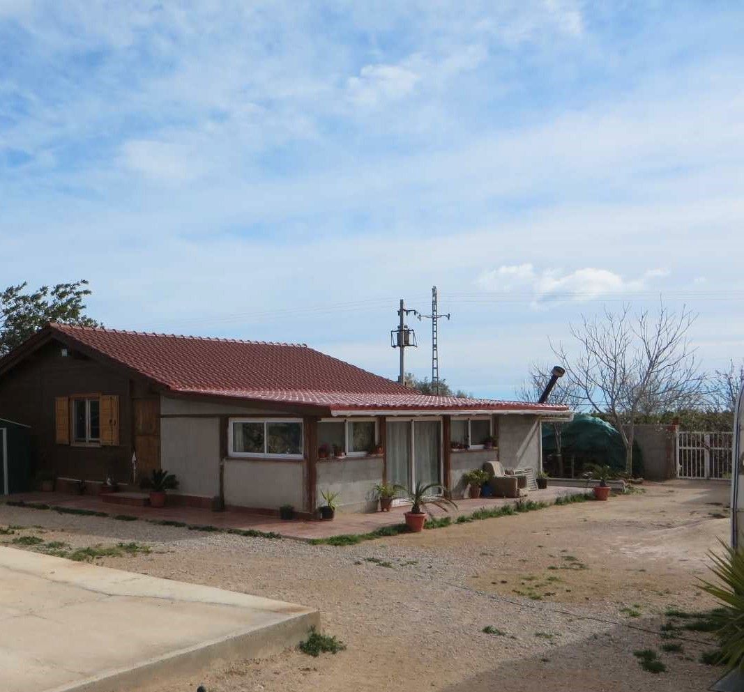 Vista exterior de Casa o xalet en venda en Vinaròs amb Jardí privat, Terrassa i Piscina