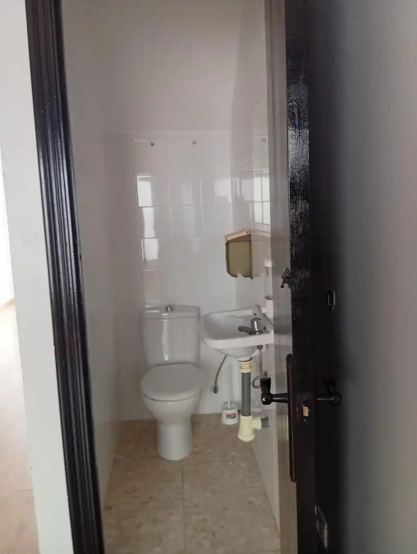 Badezimmer von Geschaftsraum zur Miete in Chipiona