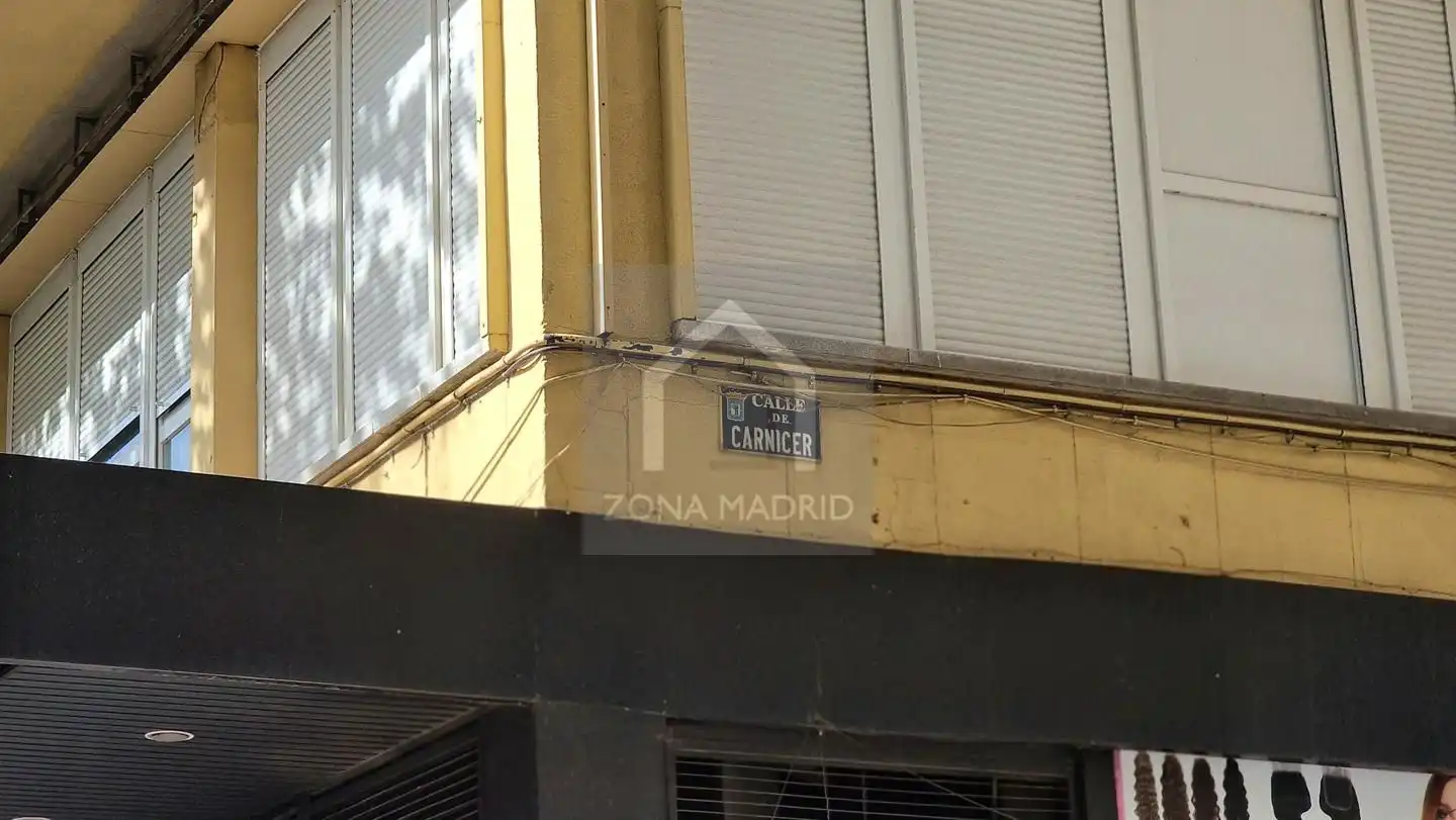 Exterior view of Flat for sale in Madrid  with Furnished