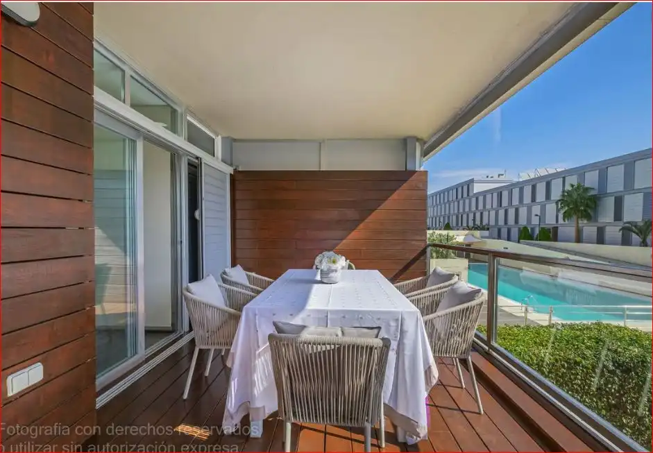 Terrasse von Wohnung zum Verkauf in Manilva mit Klimaanlage, Heizung und Privatgarten