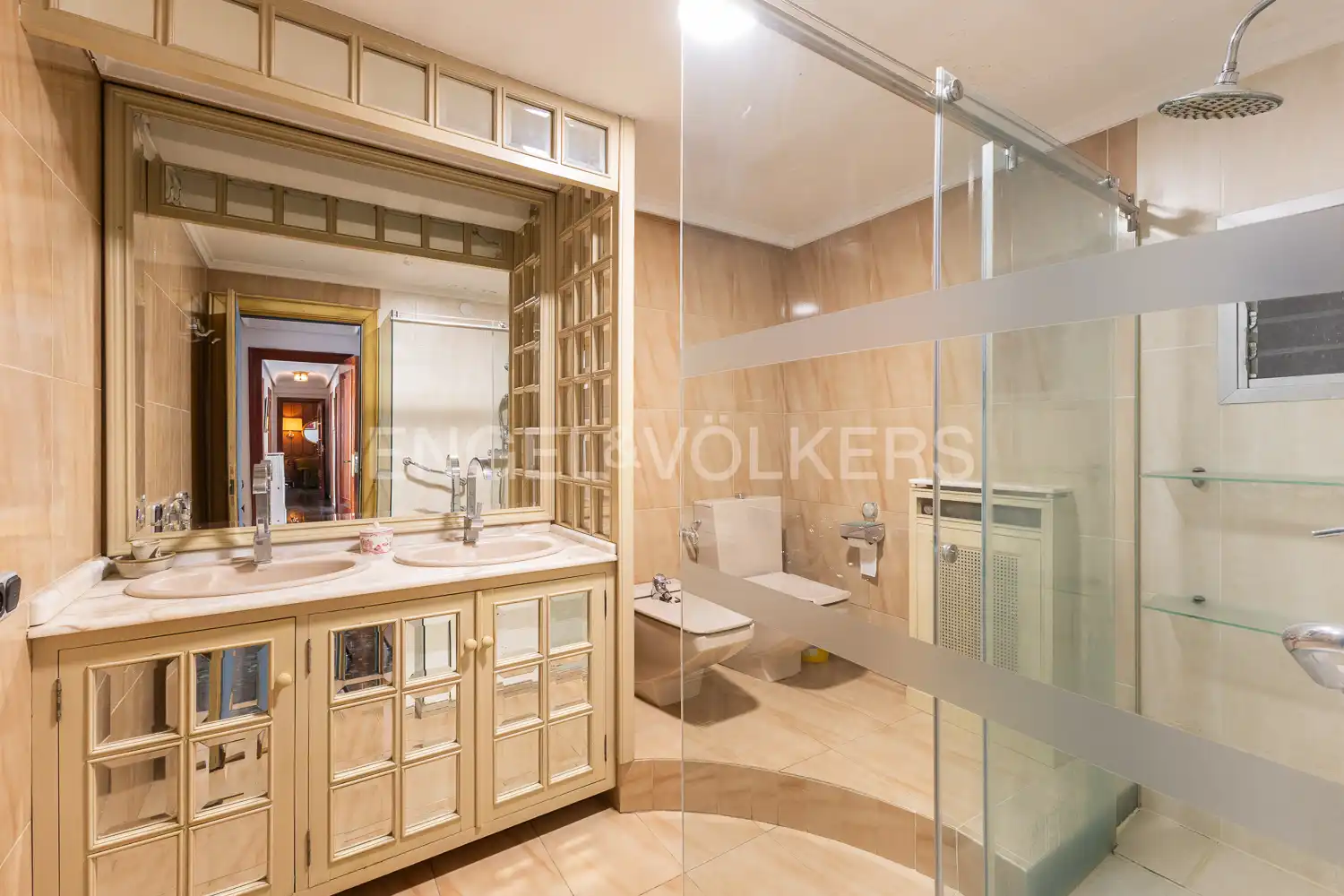 Badezimmer von Wohnung zum Verkauf in Valencia mit Klimaanlage und Heizung