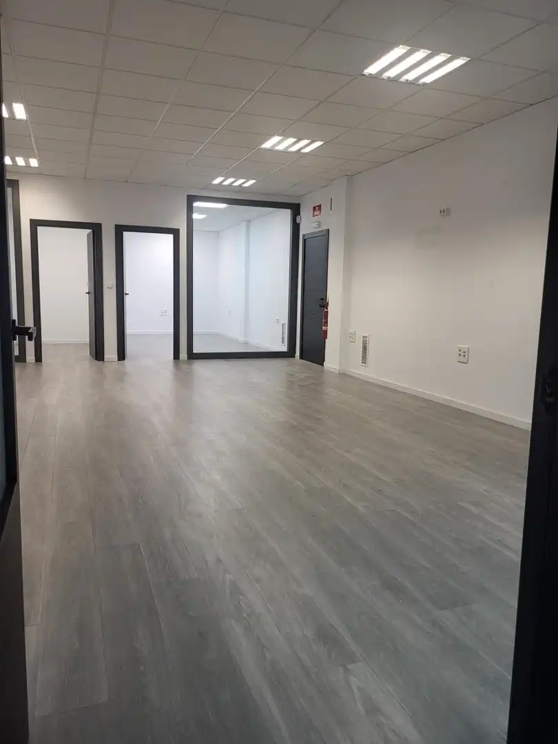 Local comercial en alquiler en de Rafael Alberti, imagen 3
