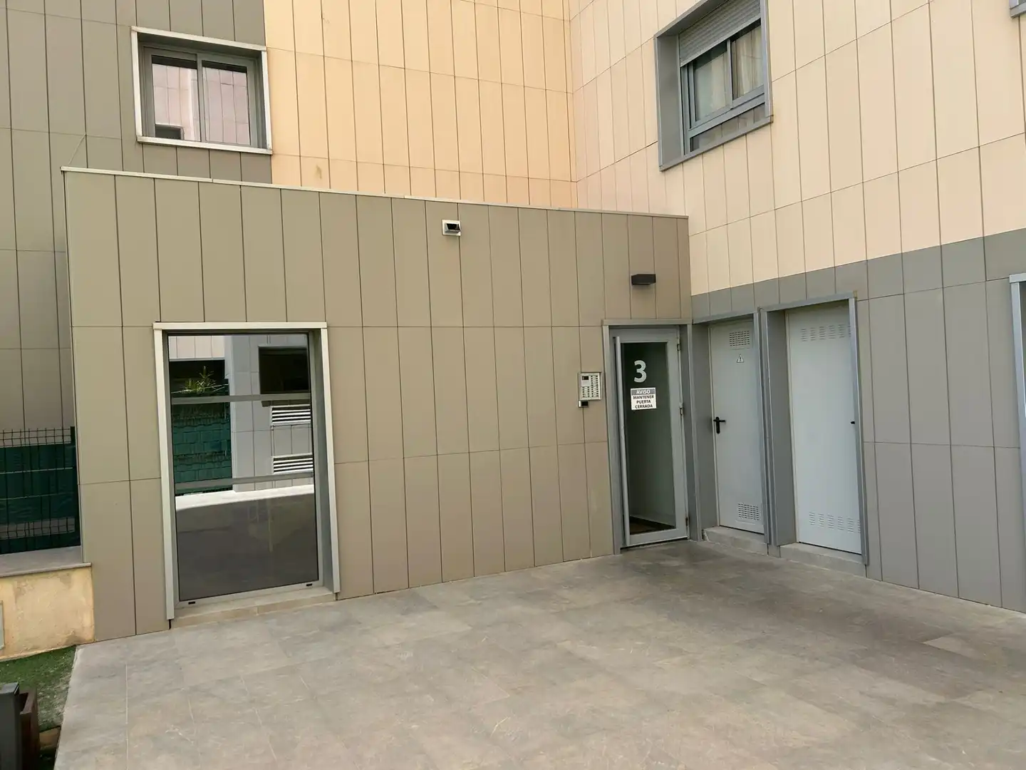 Vista exterior de Piso en venta en Tomares con Aire acondicionado, Terraza y Amueblado