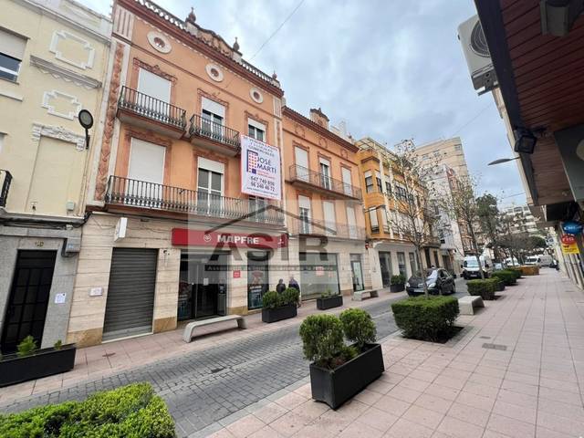 Edificio en Venta en N/A en Centre