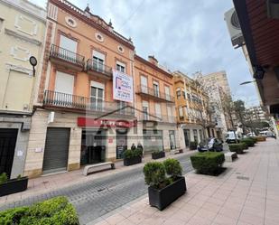 Vista exterior de Edifici en venda en Alzira