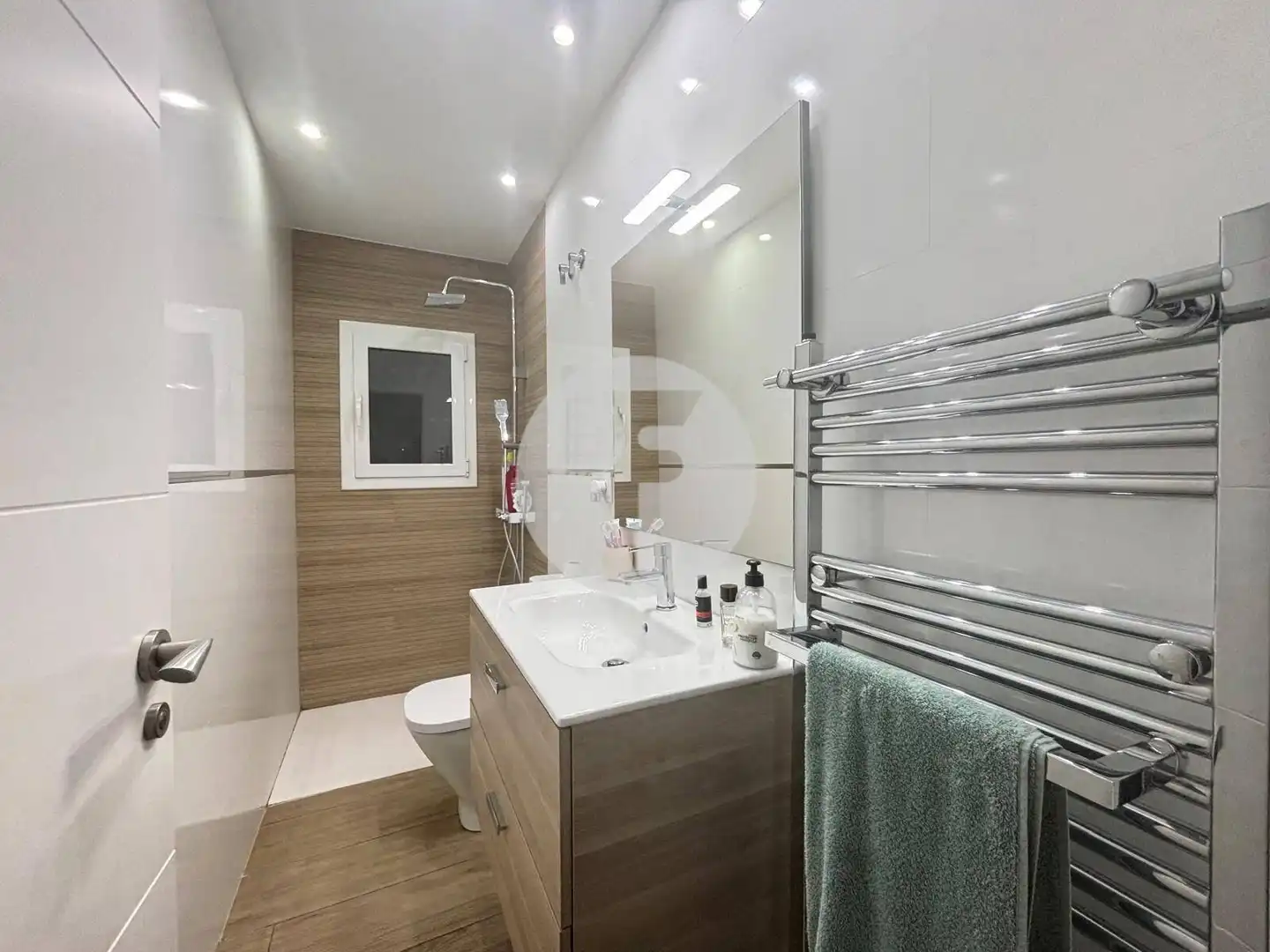 Bathroom of Flat for sale in Granollers  with Air Conditioner, Heating and Storage room