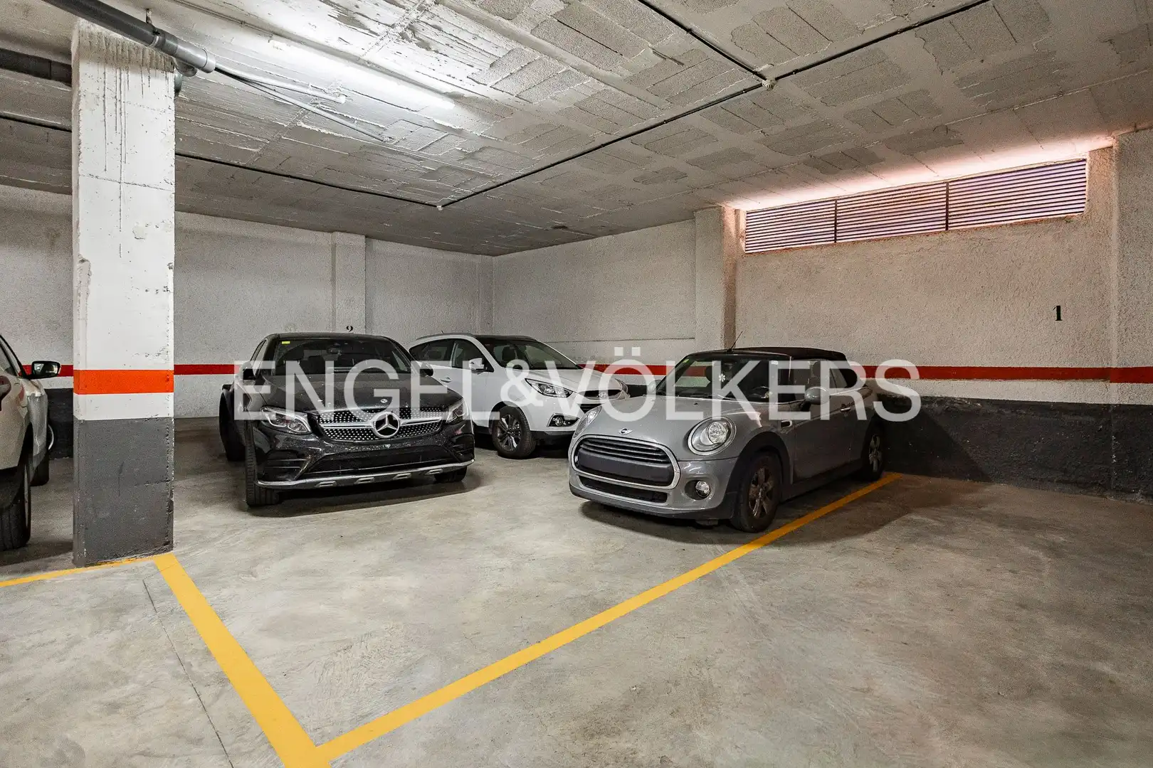 Parking of Attic for sale in Esplugues de Llobregat  with Air Conditioner, Heating and Parquet flooring