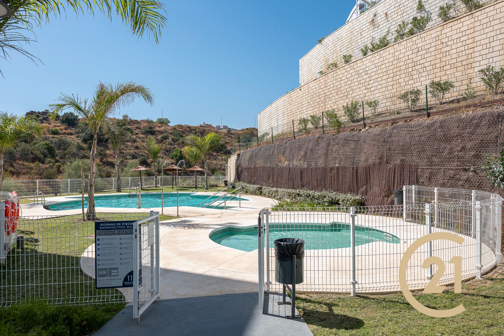 Swimming pool of Flat for sale in Rincón de la Victoria  with Air Conditioner, Heating and Terrace