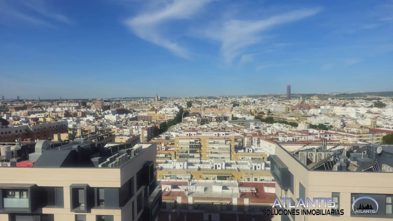 Exterior view of Flat for sale in Sevilla  with Air Conditioner, Heating and Community pool