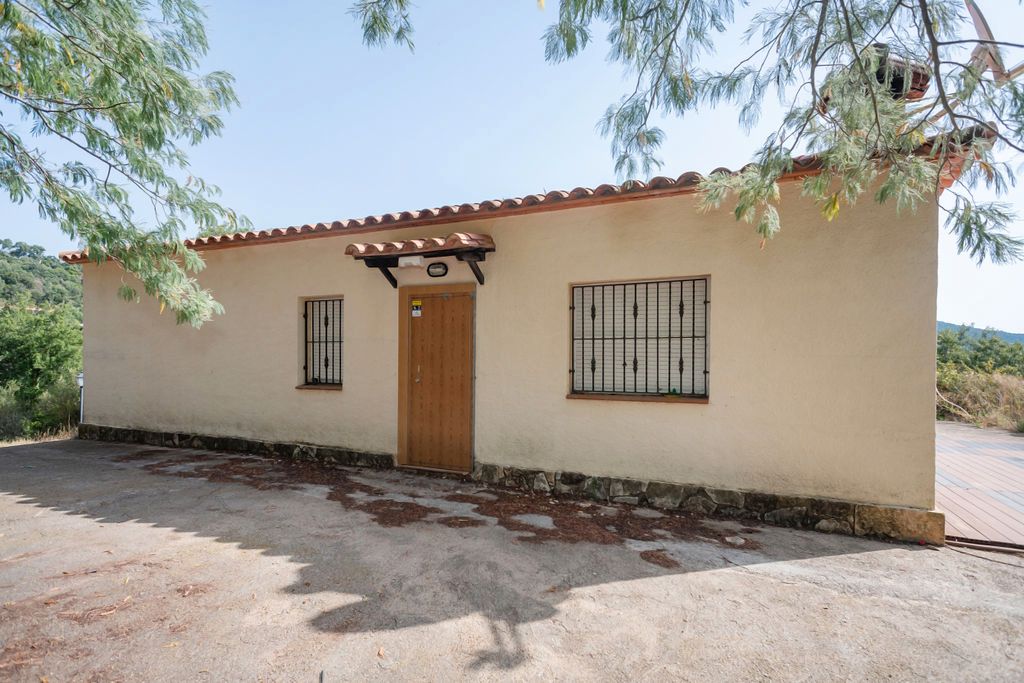 Vista exterior de Planta baixa en venda en Santa Cristina d'Aro amb Calefacció, Piscina i Piscina comunitària