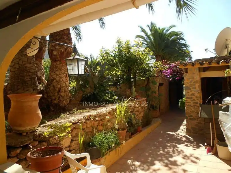 Außenansicht von Country house zum Verkauf in Calpe / Calp mit Privatgarten, Terrasse und Abstellraum