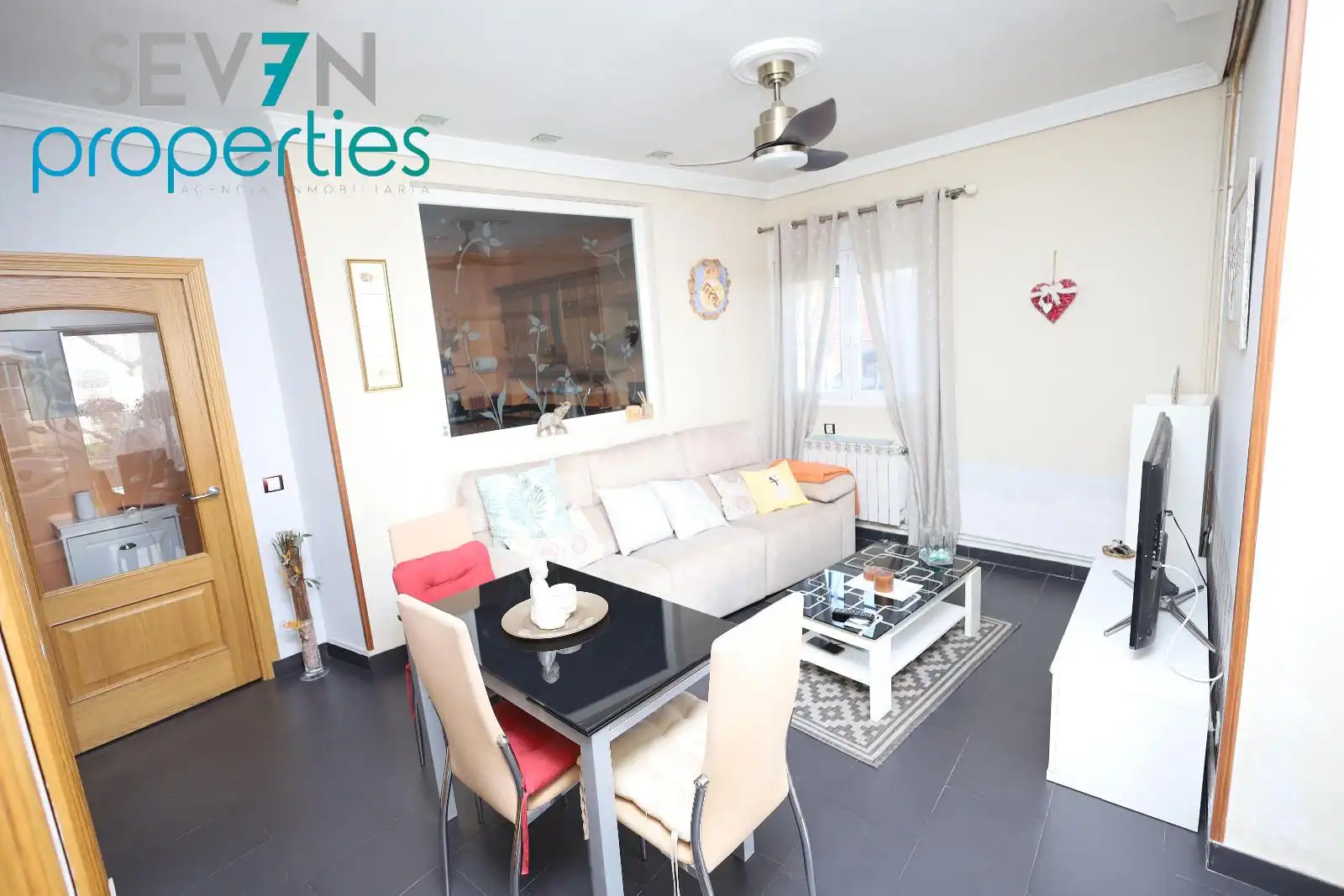 Vista exterior de Casa adosada en venta en Novés con Calefacción, Jardín privado y Horno