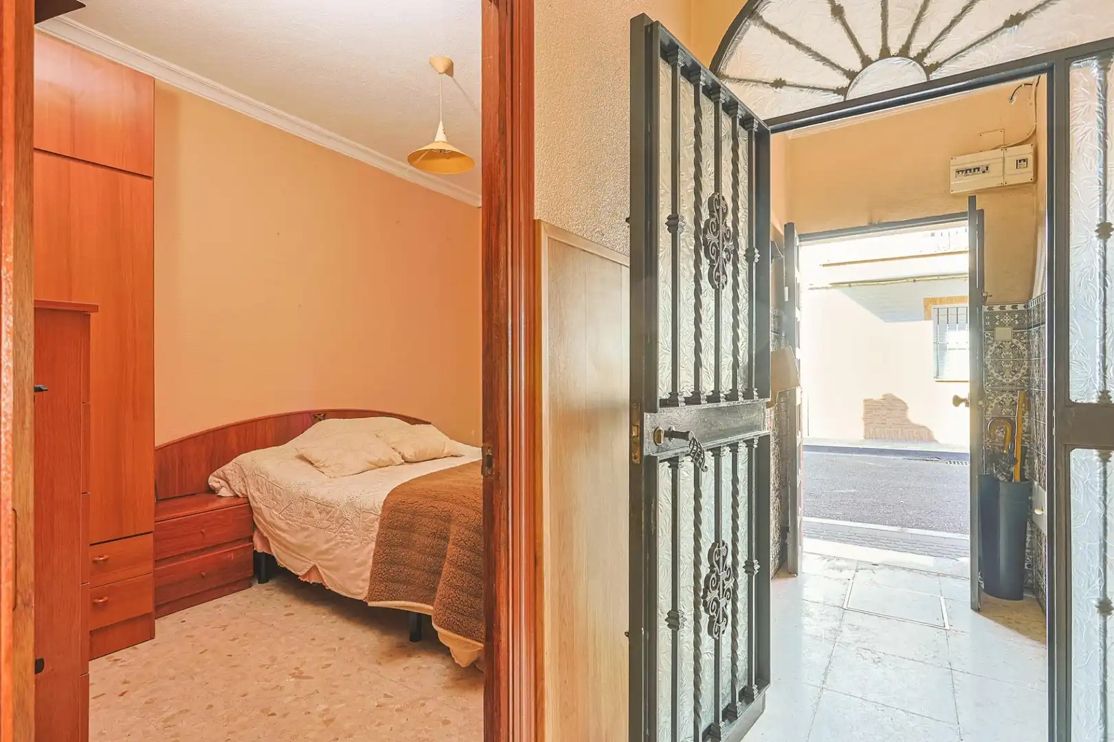 Dormitori de Casa o xalet en venda en Sevilla amb Moblat i Balcó