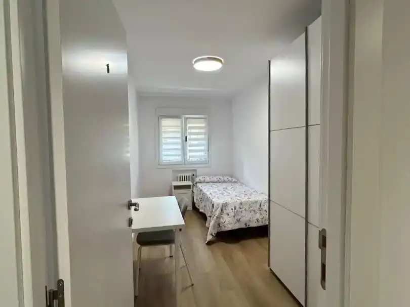 Schlafzimmer von Wohnung zur Miete in Centro