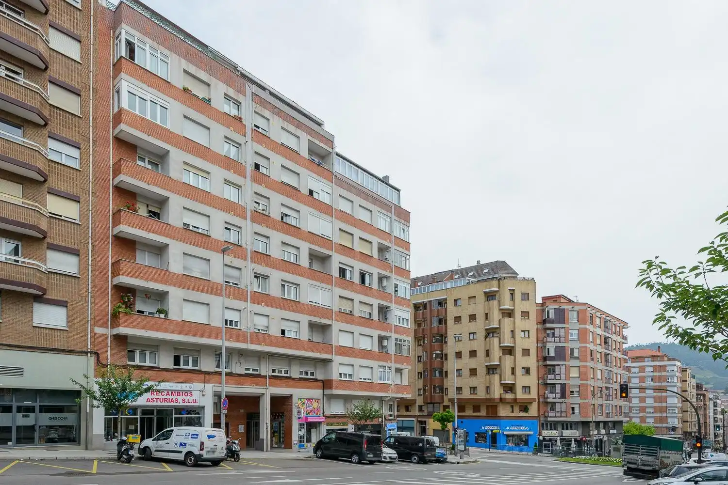 Vista exterior de Piso en venta en Oviedo  con Calefacción, Amueblado y Balcón