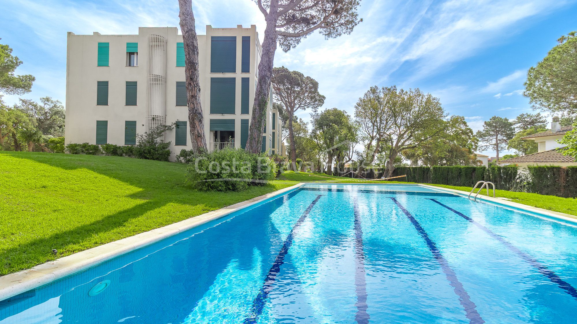 Piscina de Apartament en venda en Palafrugell amb Aire condicionat, Calefacció i Terrassa