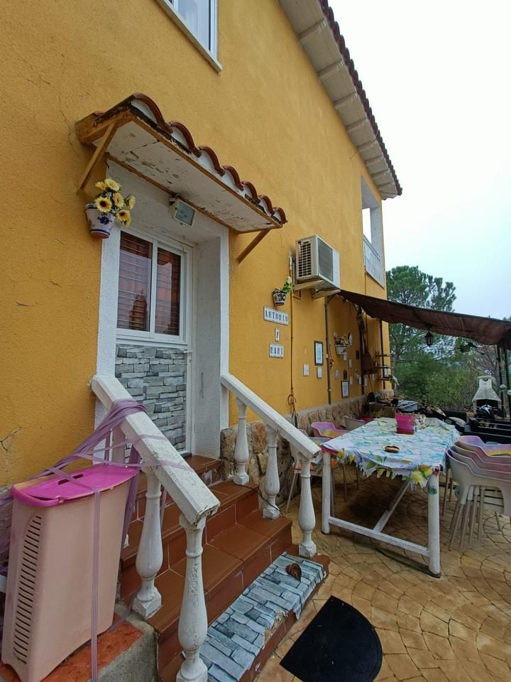 Balcony of House or chalet for sale in Estremera