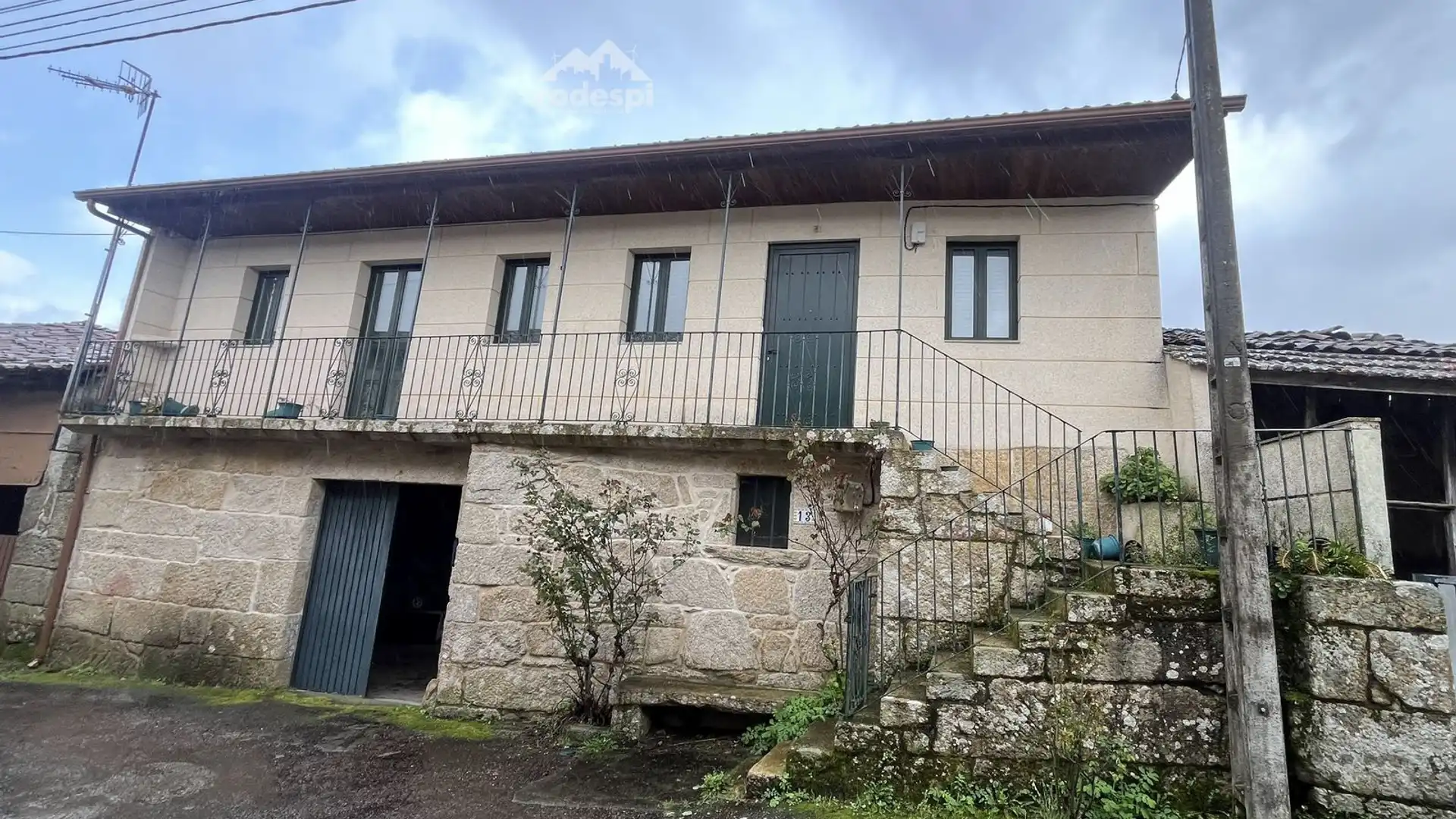 Vista exterior de Casa o xalet en venda en Punxín amb Calefacció, Traster i Piscina