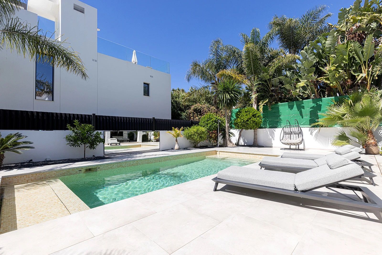 Piscina de Casa o xalet de lloguer en Marbella amb Aire condicionat, Calefacció i Jardí privat