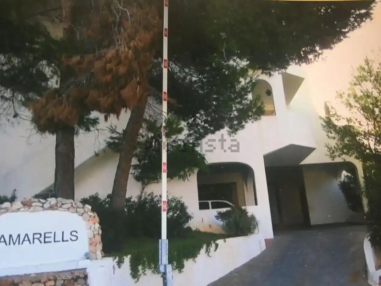 Vista exterior de Pis en venda en Es Mercadal amb Aire condicionat, Piscina i Balcó